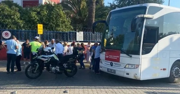 Özgür Özel'in Taşımalı Mitingleri Bıktırdı! Otobüsleri Yalvar Yakar Dolduruyorlar